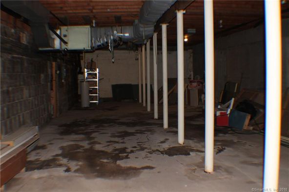 9 N Main St, Enfield, CT 06082